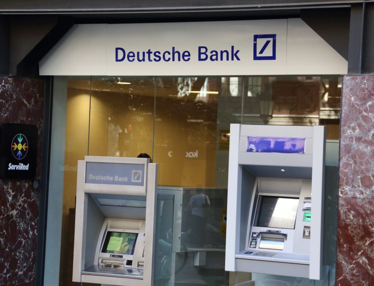 Ce verifică băncile din Germania dacă vrei să cumperi o casă. Detaliile care contează pentru a lua un împrumut bancar