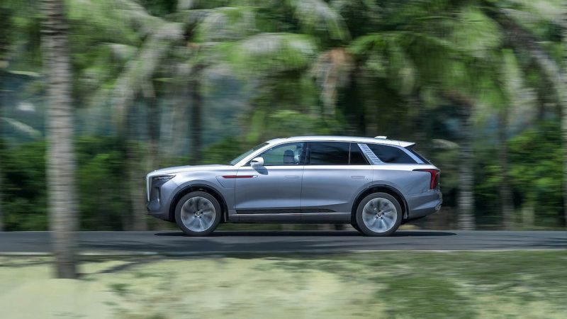 Chinezii revoluționează mașinile electrice prin dublarea autonomiei. Un nou tip de baterii rezolvă cea mai mare problemă