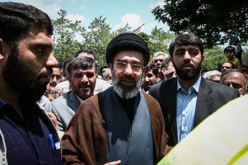 Cine e Mojtaba Khamenei şi de ce a fost ales ca noul lider suprem al Iranului. Israel amenință că-l va asasina
