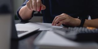 Cine verifică numărul de persoane trecute la întreținere și ce riscă proprietarii care nu declară corect