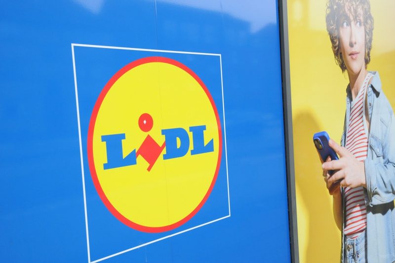 Cum poţi cumpăra miel întreg de la Lidl cu ajutorul aplicaţiei Plus. Oferta este valabilă din 2 aprilie