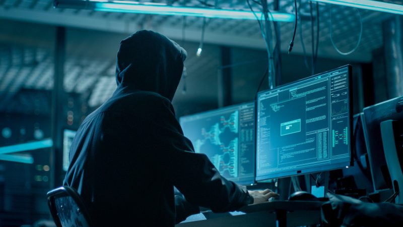 Inteligența artificială ajută hackerii să lanseze atacuri mai rapid. Experții Microsoft avertizează asupra noilor riscuri