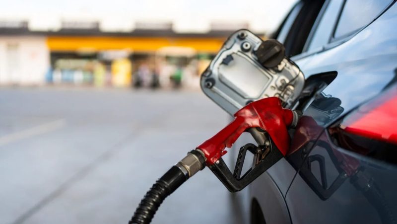 La cât poate ajunge benzina în România, dacă barilul de petrol atinge 125 de dolari. Ce ne așteaptă în următoarea perioadă