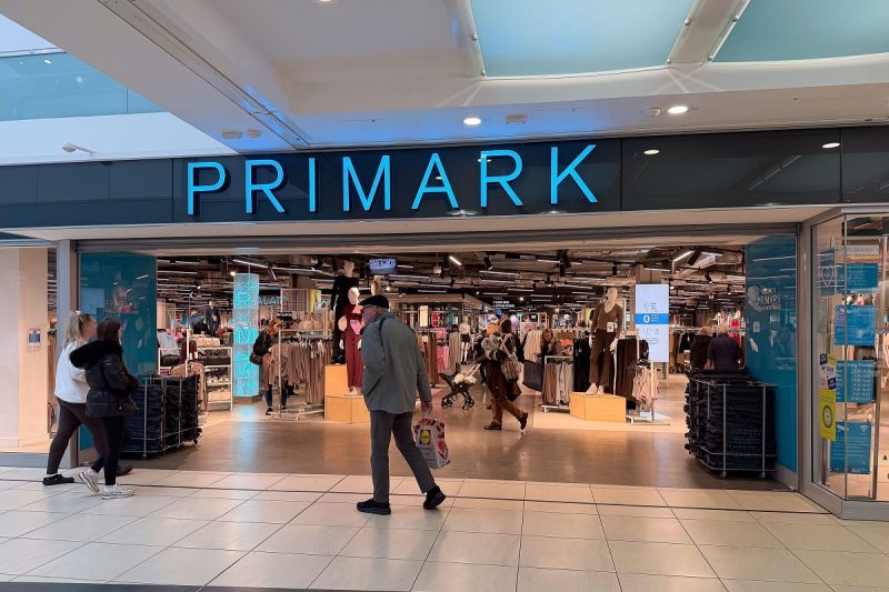 Primark introduce un nou serviciu pentru clienți și îl extinde în mai multe magazine