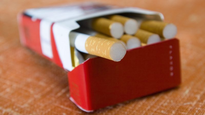 Regulă nouă pentru fumători: limita de țigări la intrarea în țară scade drastic. Câte pachete mai ai voie să ai la tine când treci graniţa