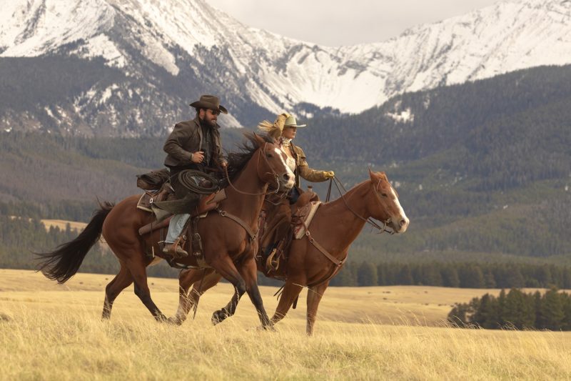 Dutton Ranch, pe SkyShowtime: ferma s-a schimbat, dar războiul familiei Dutton continuă