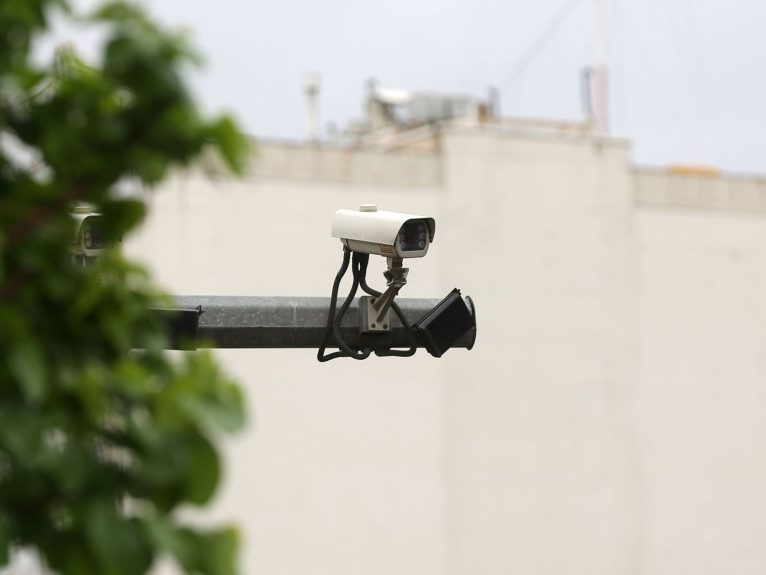 Israel acuză Iranul că a spart camere de supraveghere: avertisment public pentru schimbarea parolelor și actualizarea softului