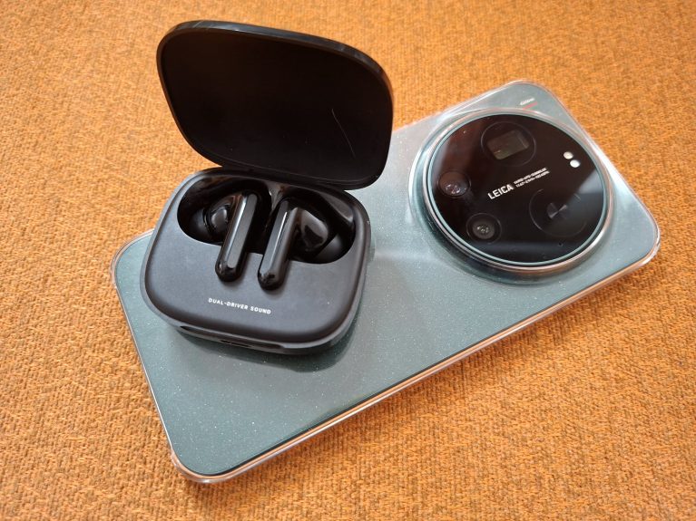 Ce căști la preț decent, dar care să nu facă rabat de la calitate, îți cumperi în 2026