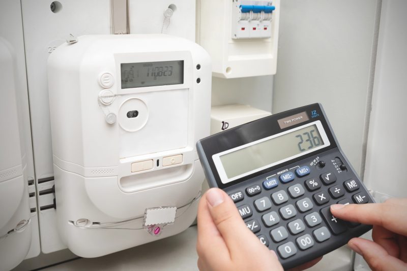 Cum ar putea scădea Guvernul facturile la electricitate. Tot ce trebuie să ştii despre costul energiei, tarifele de rețea și taxe