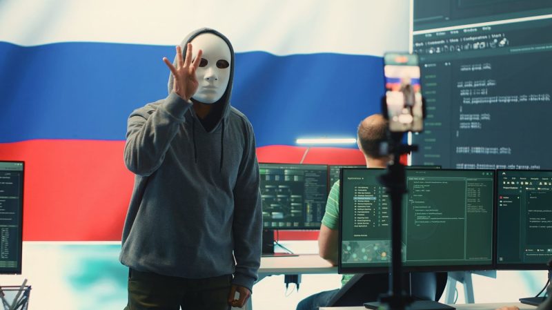 Hackerii ruși vizează utilizatorii de iPhone din Ucraina: malware-ul avansat care fură date în doar câteva minute