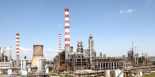 De ce a fost închisă rafinăria Lukoil-Petrotel Ploiești. Guvernul vrea să o redeschidă din cauza crizei carburanţilor