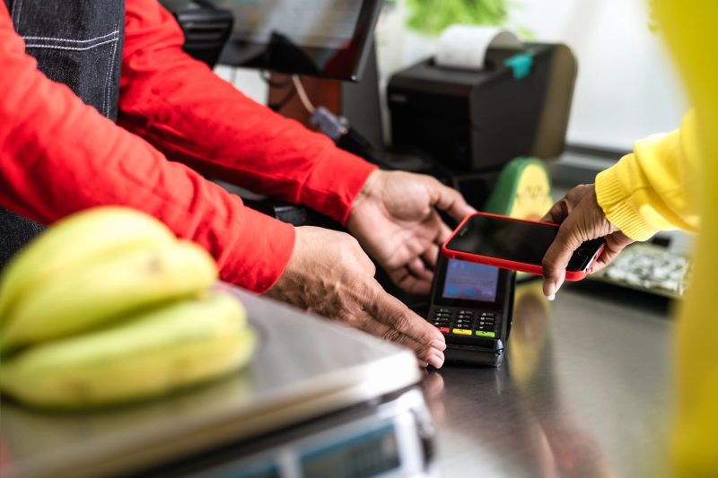 De ce POS-urile noi din supermarketuri au cameră foto: răspunsurile date de români, virale: „Primeşti discount dacă arăţi bine”