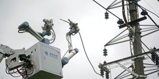 Robotul electrician care ar putea să-ți ia jobul: China repară linii de 10 kV fără intervenție umană