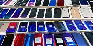 Telefoanele la mâna a doua, la mare căutare printre români: motivul pentru care ai noștri se orientează spre smartphone-uri second hand