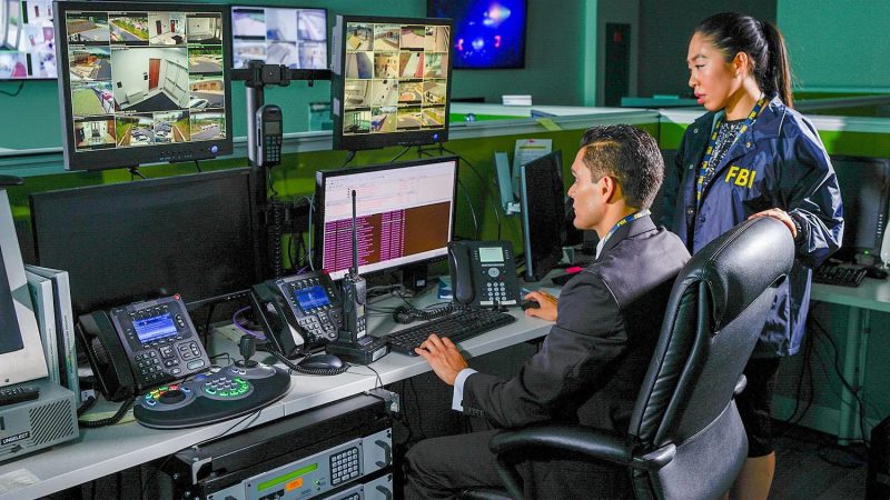 FBI cumpără informații online pentru a-i spiona pe cetățeni, conform șefului instituției. Cum ajută practica la investigații