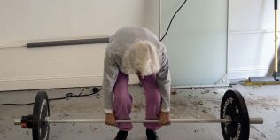 Speranță pentru milioane de oameni: cercetătorii au găsit un mecanism care ar putea întări oasele, cum luptă cu osteoporoza