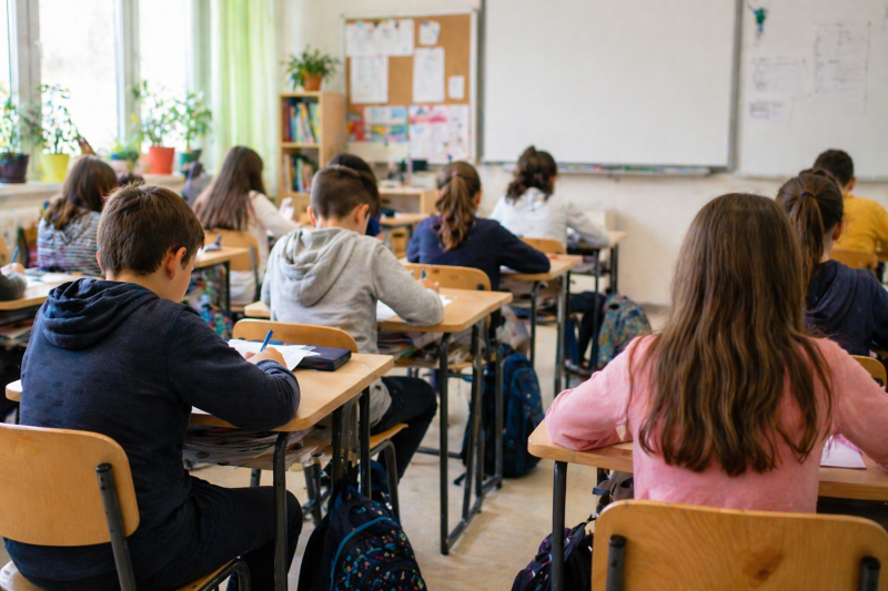 Admitere clasa a V-a intensiv 2026–2027. Când încep înscrierile și în ce zile se dau testele