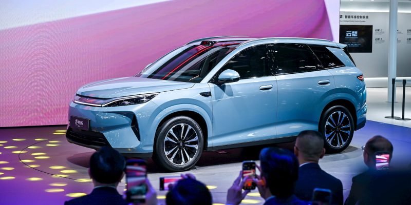 SUV-ul electric pe care îl știu și românii primește tehnologia care poate schimba piața: încărcare în 5 minute