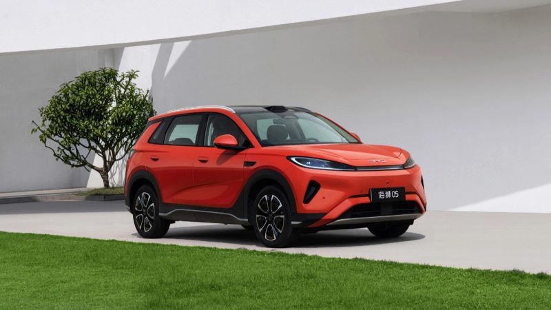 BYD a lansat un SUV electric care pare mai scump decât este în realitate și aici începe problema pentru rivali