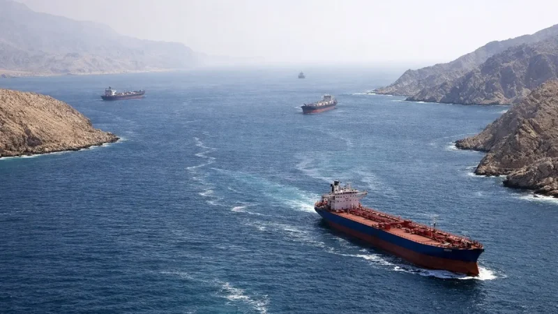 Blocaj în Strâmtoarea Ormuz: care sunt noile rute de transport și cât cresc costurile pentru mărfuri