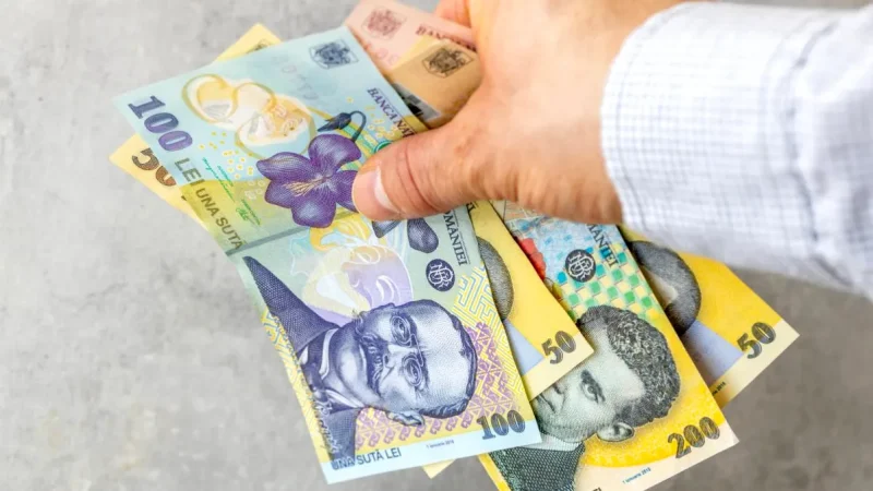 Când se plătesc pensiile în luna mai 2026, care începe cu o zi liberă. Calendarul exact al plăților pentru pensionari