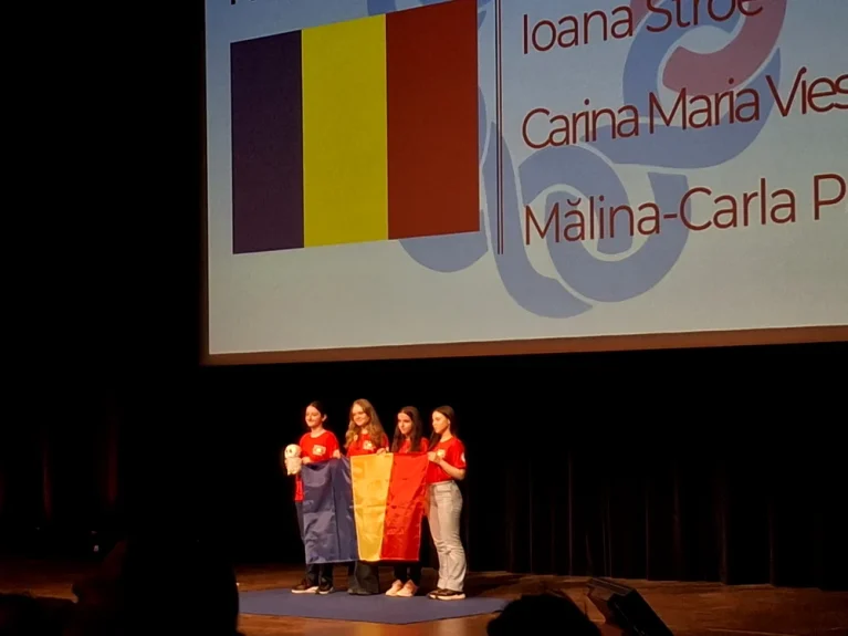 Cum mai reușesc copiii de astăzi să devină olimpici. Povestea celor patru eleve care au dus România pe primul loc în Europa la matematică: „Pasiunea pentru Matematică a apărut de mică, când rezolvam puzzle-uri 3D”