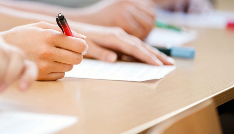 Cum se calculează media la Titularizare 2026 și ce note îți asigură un post în învățământ