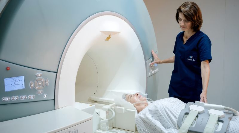 Tot ce trebuie să știi înainte de un RMN: contraindicații, riscuri și recomandări