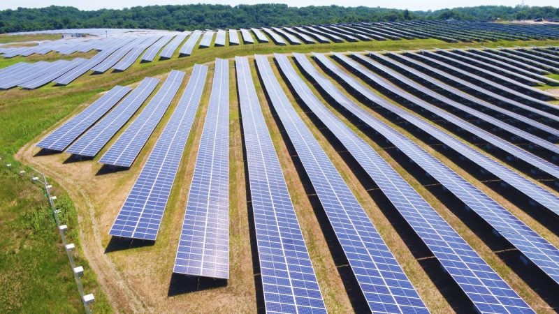 Panourile solare chinezești invadează lumea, iar Europa are un motiv serios să fie atentă: record istoric în martie