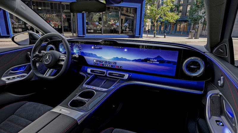 Mercedes ridică din nou miza la ecrane: noul C-Class EV pare făcut pentru șoferii care vor totul pe display