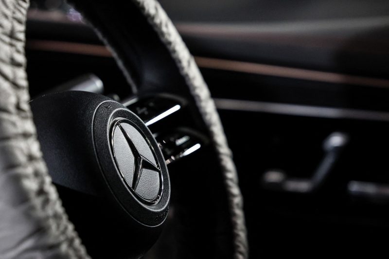 Mercedes EQS facelift 2026: autonomie de aproape 1.000 km și tehnologie futuristă, dar designul rămâne controversat