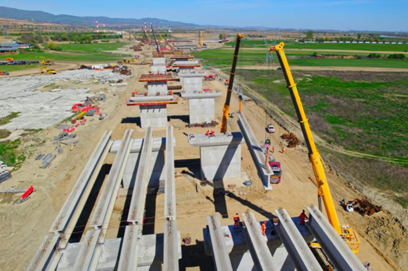 Noutăţi pe A7. Cum arată acum cea mai dificilă lucrare de pe Autostrada Moldovei: viaductul de la Cleja, în construcţie