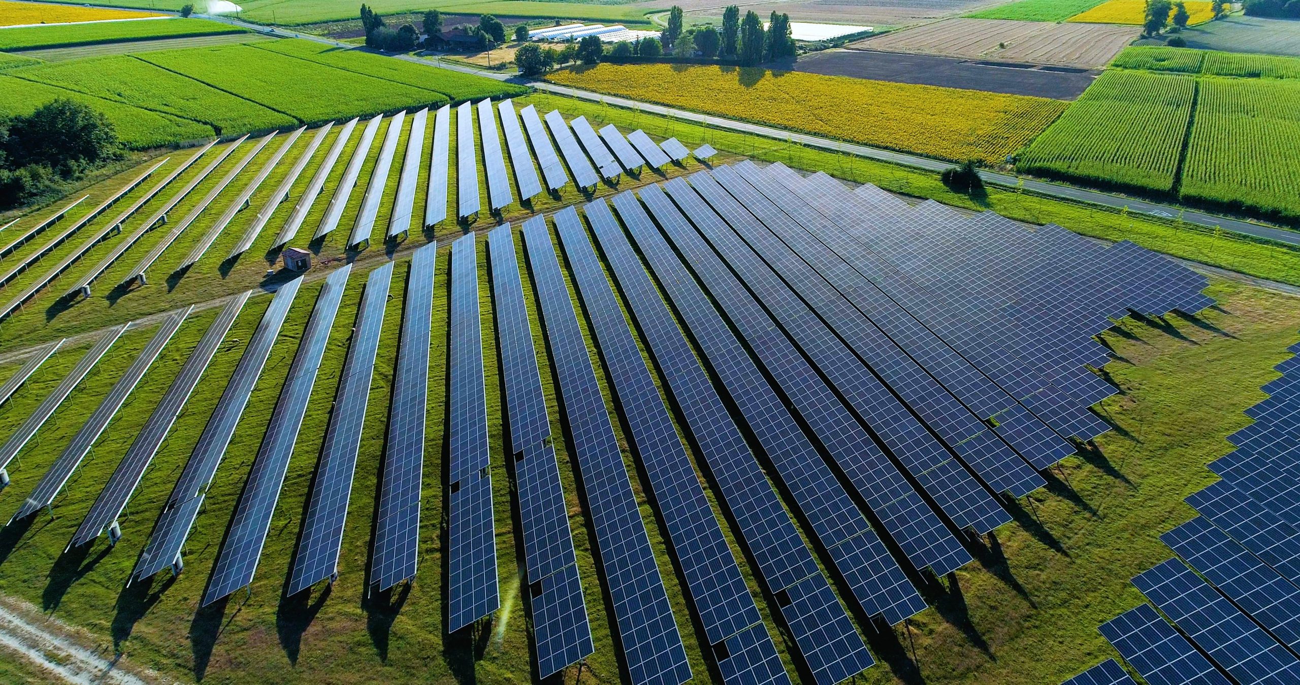 Botoșaniul pregătește o fabrică de energie solară: 7.840 de panouri pe 3 hectare