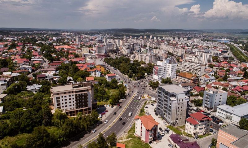 Oraşul pentru care mulţi renunţă imediat la Bucureşti. Chiriile sunt mai ieftine şi nu este atât de aglomerat, este doar la o oră de Capitală