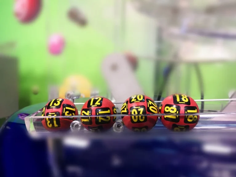 S-a câştigat cel mai mare premiu din istoria jocului Joker. Biletul la Loto a fost jucat online, cât a costat UPDATE