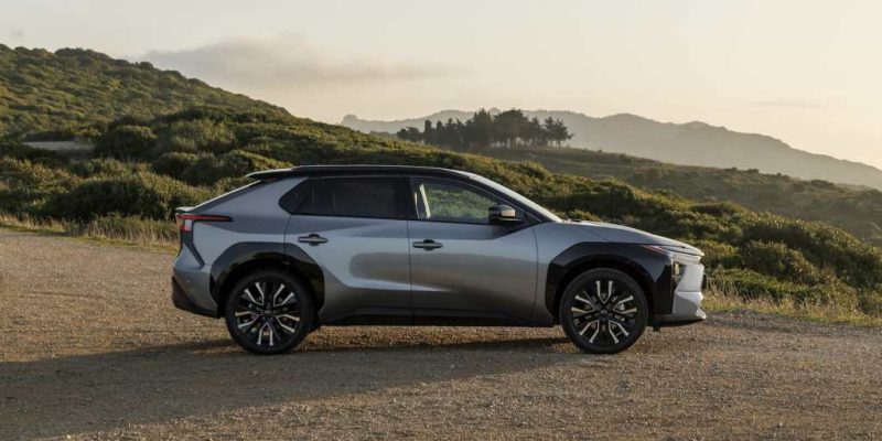 Toyota refuză să electrifice RAV4 și mizează pe un alt SUV care deja crește puternic la vânzări