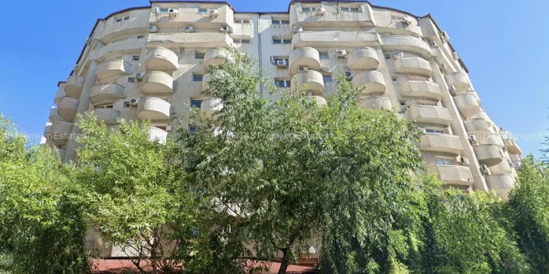 Un bloc din București a fost scos la vânzare integral. Suma cerută pentru cele 50 de apartamente