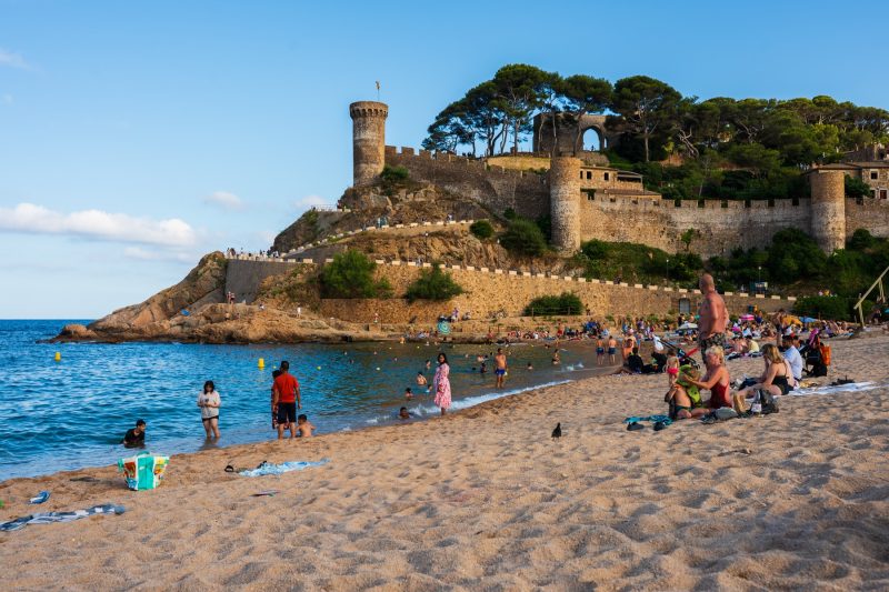 Unde pleacă românii vara aceasta. Cele mai căutate destinații din 2026