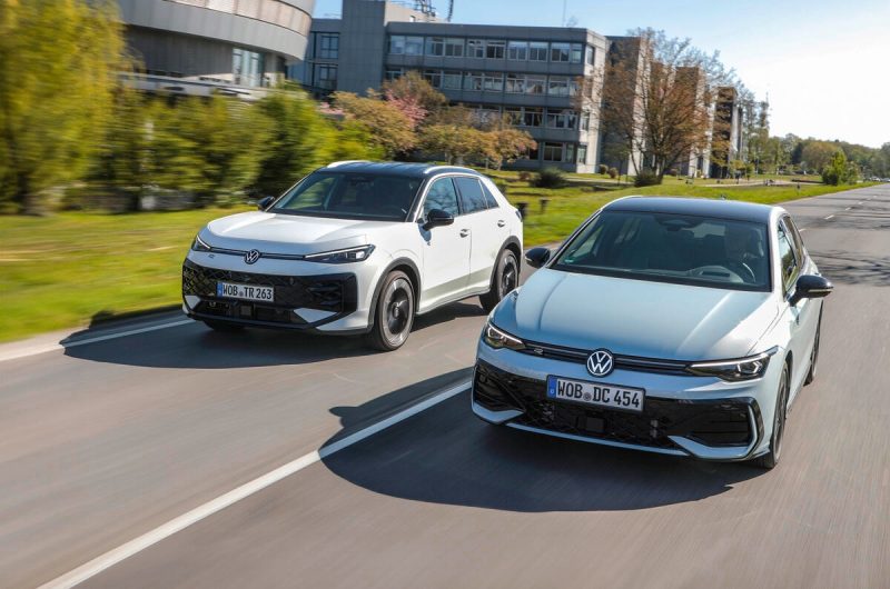 Volkswagen pregătește Golf și T-Roc pentru lupta cu hibrizii Toyota și Honda