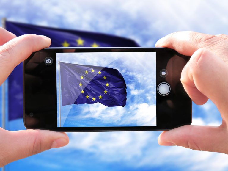 Aplicația UE pentru verificarea vârstei, spartă în 2 minute. Probleme grave de securitate descoperite imediat după lansare