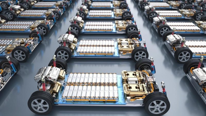 Bateriile care ar putea schimba și camioanele, și mașinile zburătoare ies din laborator: noua tehnologie semi-solid-state intră în joc mai repede decât credeai