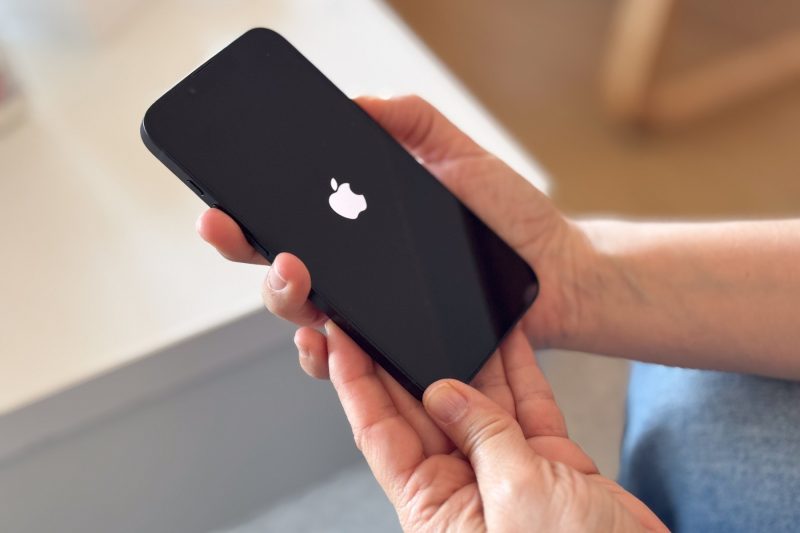 iOS 27 vine cu AI și schimbări semnificative: ce iPhone-uri rămân fără update în 2026