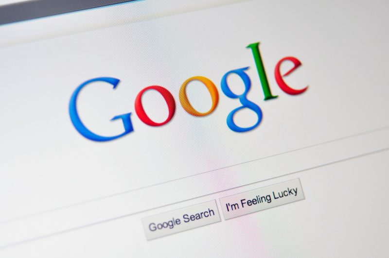 Google știe prea multe despre tine, dar tu ai acceptat asta. O fi bine, o fi rău?