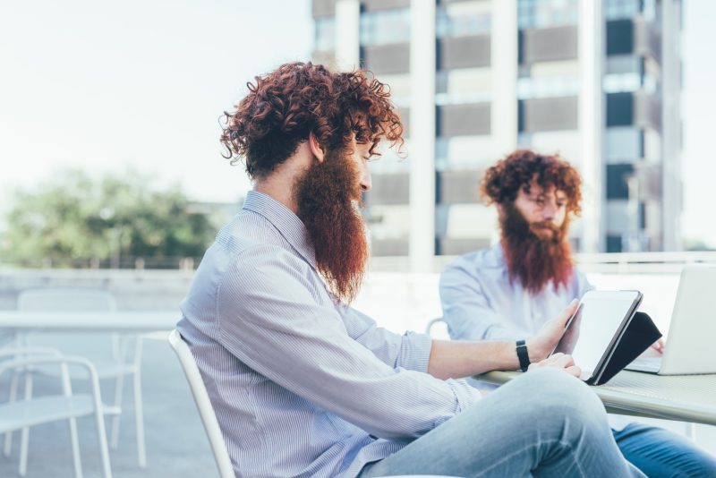 „Superangajatul” creat de AI: cum ar putea clonele digitale să schimbe complet munca