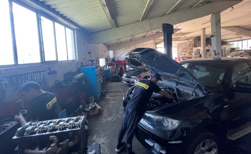 Motor care pornește greu doar dimineața: bujii, baterie, presiune combustibil sau senzor, cum separi cauzele