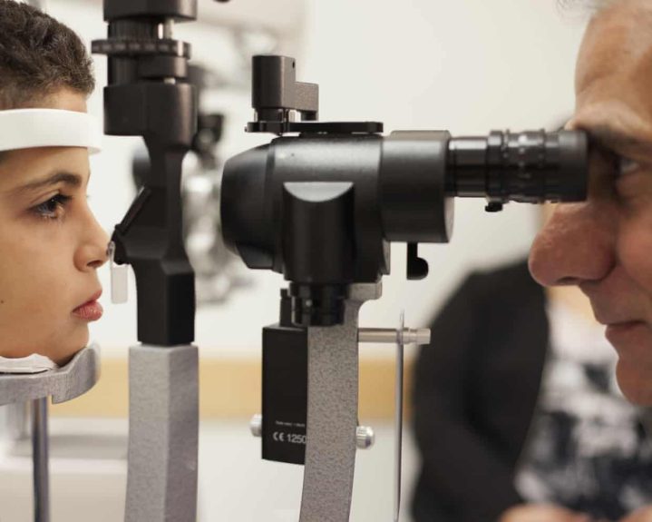 „Oscarul științei” ajunge la terapia genetică ce redă vederea: pacienți care își văd pentru prima dată copiii