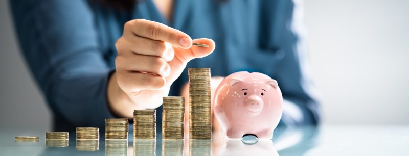 Cum economisesc românii bani chiar și în vremuri grele. Internauții dezvăluie metodele care funcționează mereu: „Monitorizez cheltuielile”