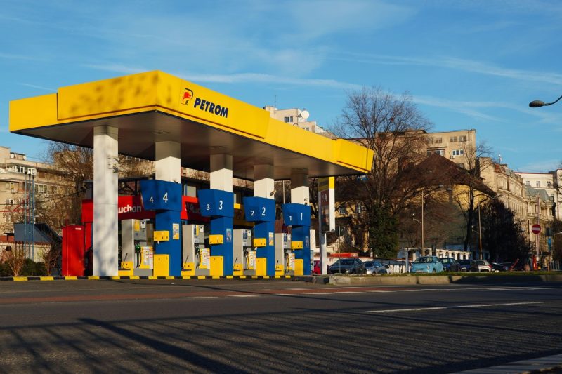 Prețurile pentru motorină și benzină azi, 16 aprilie. Benzinăriile unde carburantul s-a ieftinit vizibil