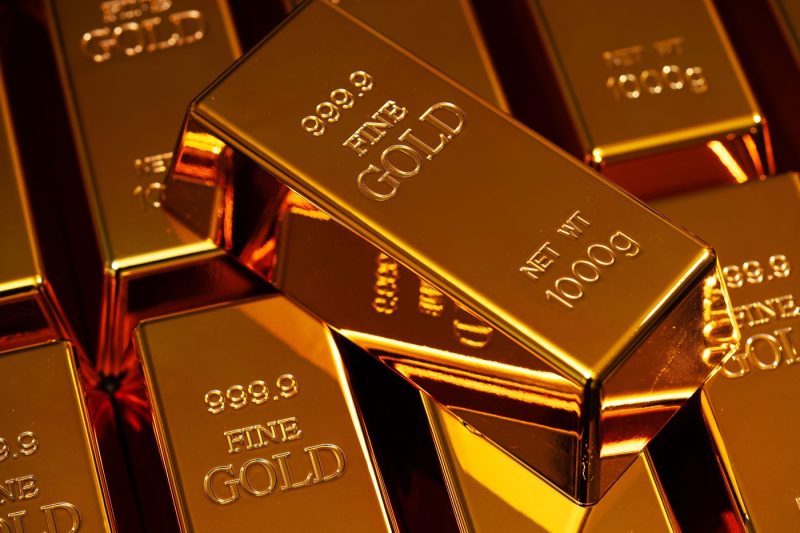 Paradox global: criza împinge țările să vândă aurul, China face opusul. De ce cumpără masiv valorosul metal