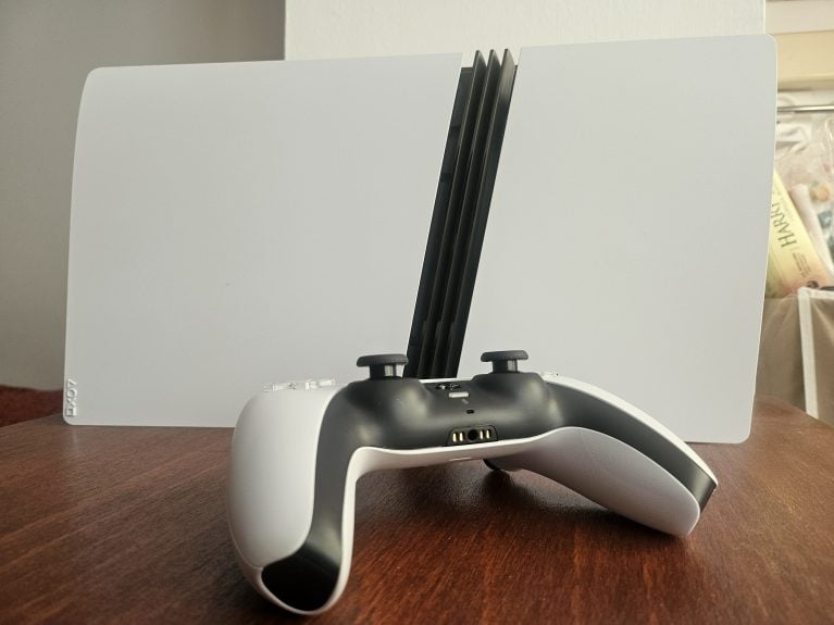 Consola se încinge? Ghidul simplu care îți salvează PS5-ul, Xbox-ul sau Switch-ul de supraîncălzire